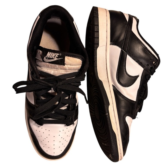 Low Top NIKE Retro Panda Dunks - Picture 3 of 5